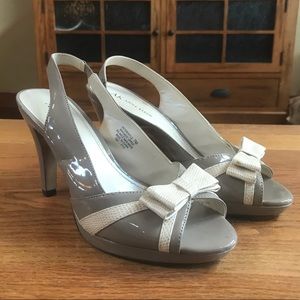Beige Heel with Faux Snake Bow